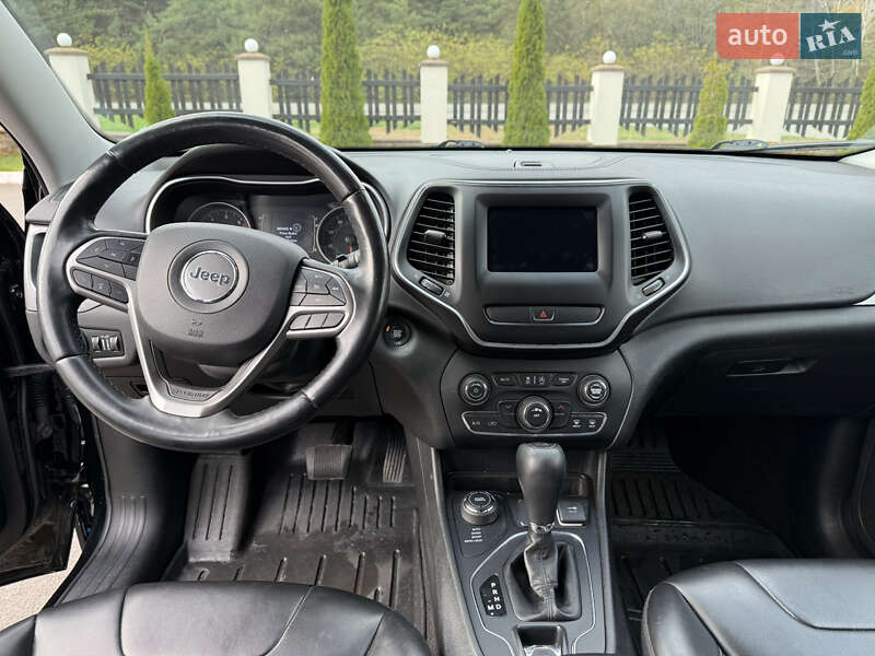 Внедорожник / Кроссовер Jeep Cherokee 2018 в Киеве