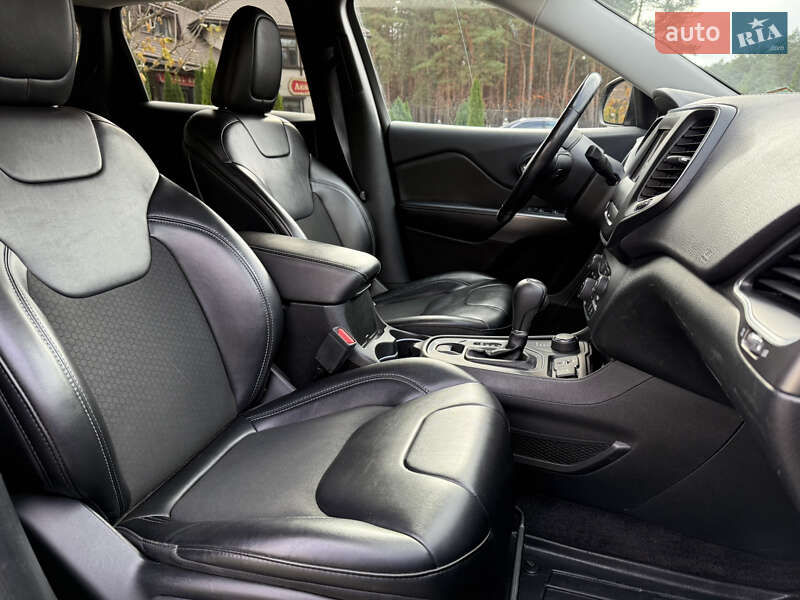 Внедорожник / Кроссовер Jeep Cherokee 2018 в Киеве