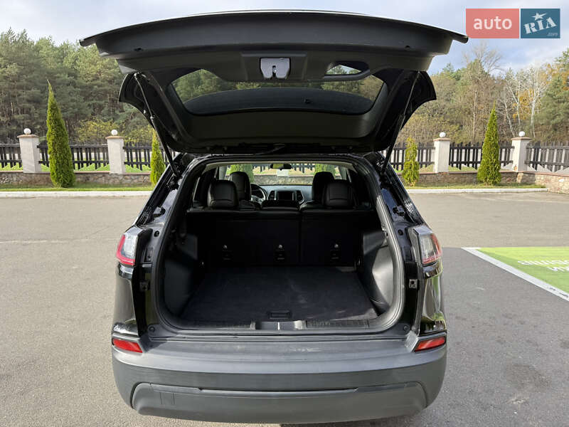 Внедорожник / Кроссовер Jeep Cherokee 2018 в Киеве