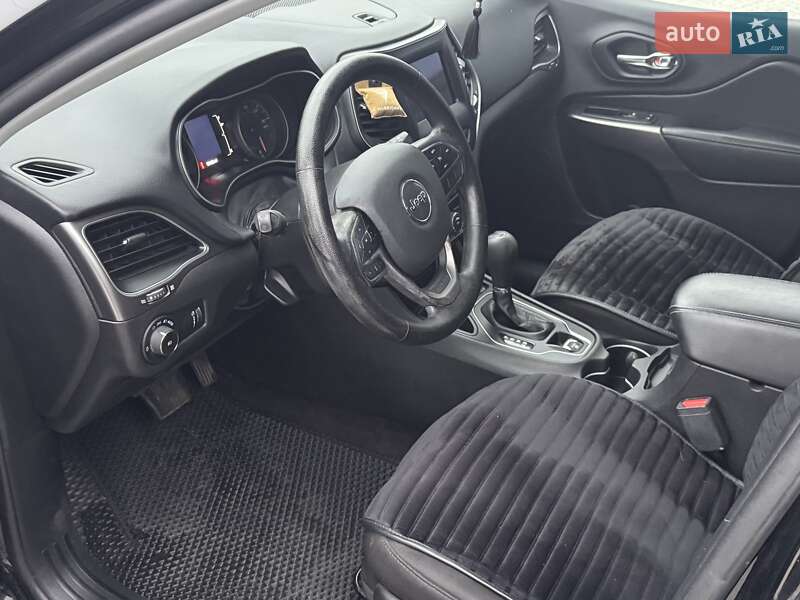 Внедорожник / Кроссовер Jeep Cherokee 2018 в Киеве