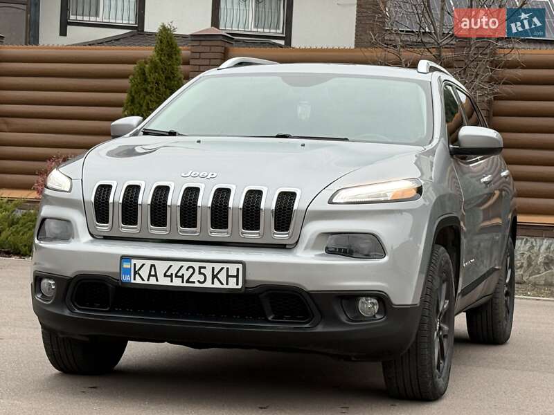 Внедорожник / Кроссовер Jeep Cherokee 2016 в Борисполе