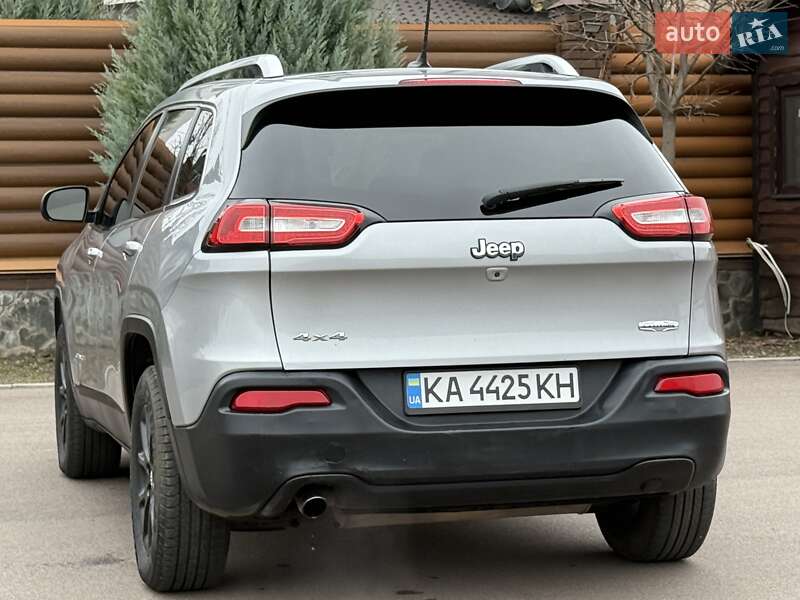 Внедорожник / Кроссовер Jeep Cherokee 2016 в Борисполе