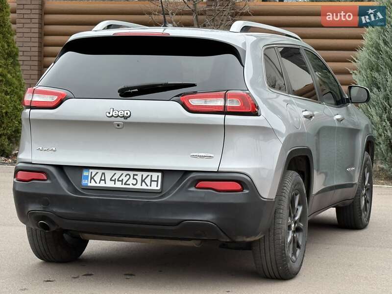 Внедорожник / Кроссовер Jeep Cherokee 2016 в Борисполе