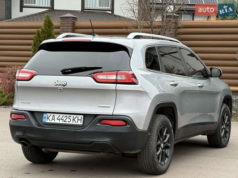 Внедорожник / Кроссовер Jeep Cherokee 2016 в Борисполе