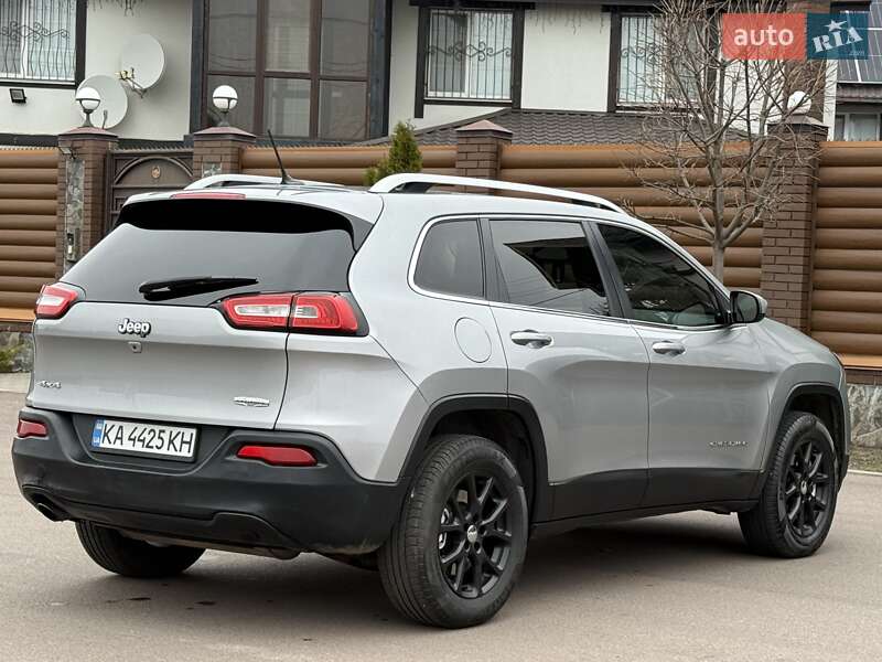 Внедорожник / Кроссовер Jeep Cherokee 2016 в Борисполе