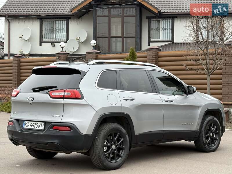 Внедорожник / Кроссовер Jeep Cherokee 2016 в Борисполе