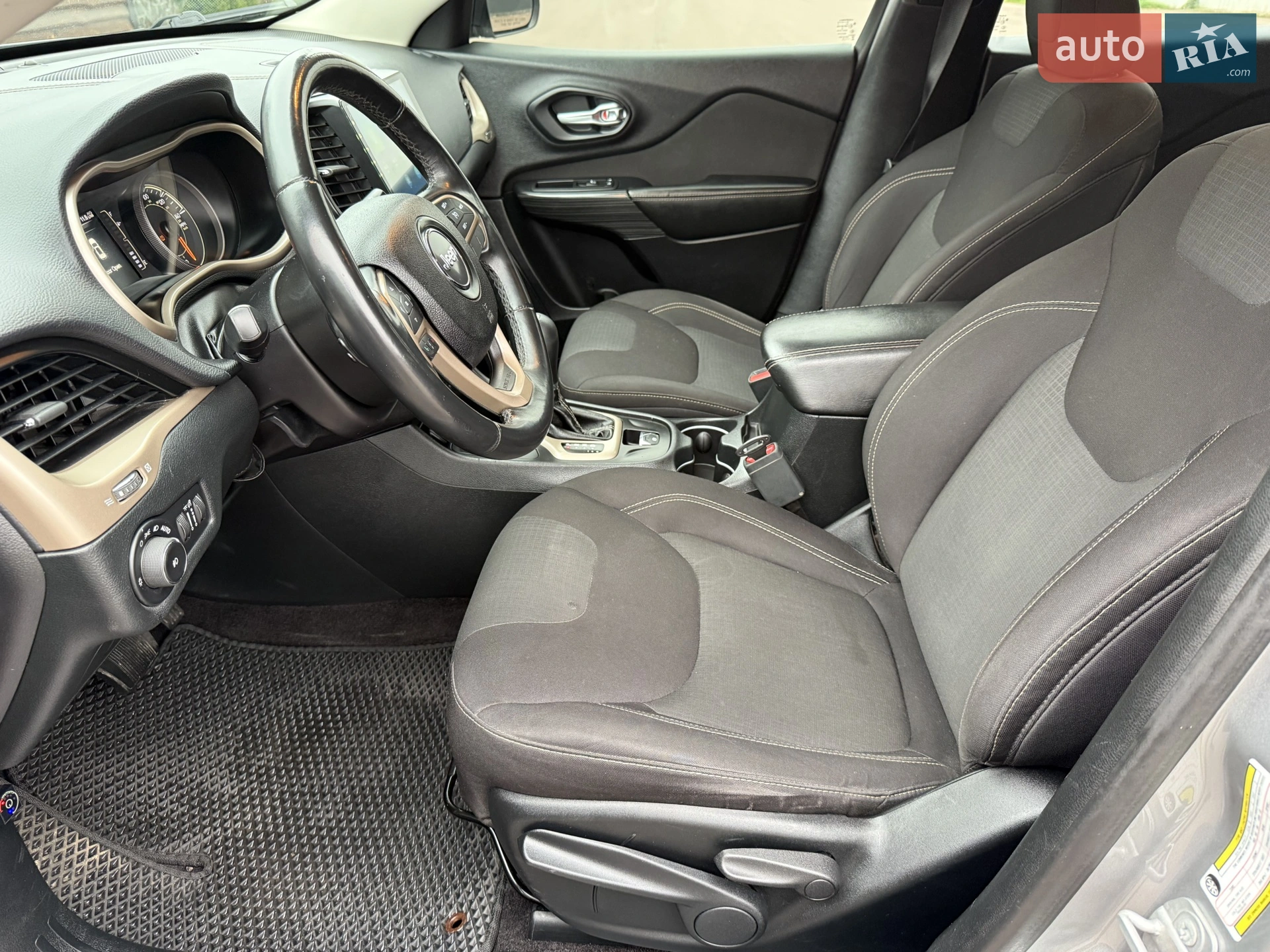 2016 Jeep Cherokee - мініатюра 36