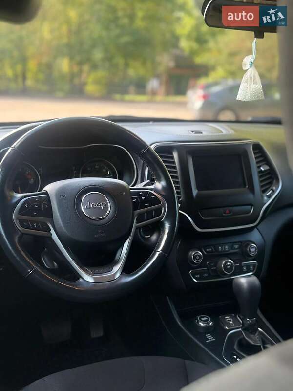 Внедорожник / Кроссовер Jeep Cherokee 2018 в Виннице