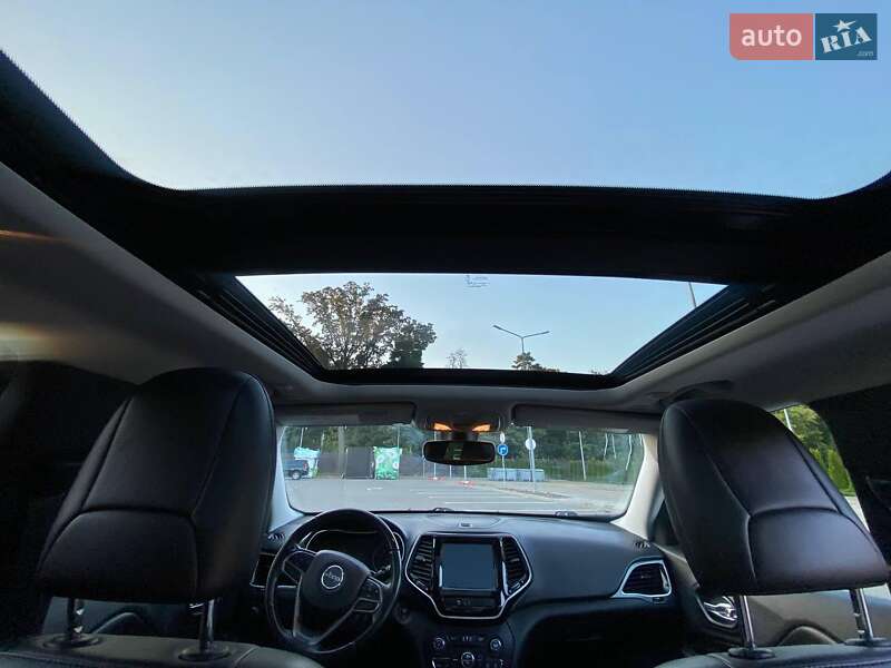 Внедорожник / Кроссовер Jeep Cherokee 2018 в Киеве