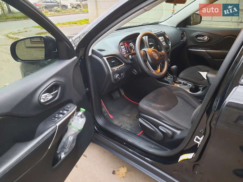 Внедорожник / Кроссовер Jeep Cherokee 2018 в Одессе фото 10 Внедорожник / Кроссовер Jeep Cherokee 2018 в Одессе