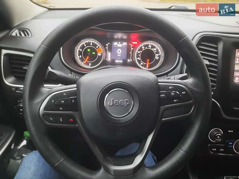 Внедорожник / Кроссовер Jeep Cherokee 2018 в Одессе фото 15 Внедорожник / Кроссовер Jeep Cherokee 2018 в Одессе