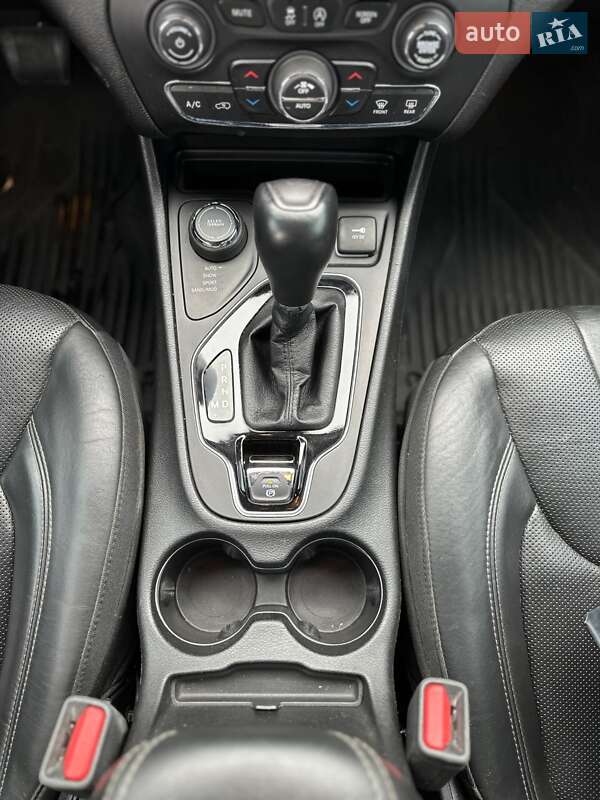 Внедорожник / Кроссовер Jeep Cherokee 2018 в Белогородке