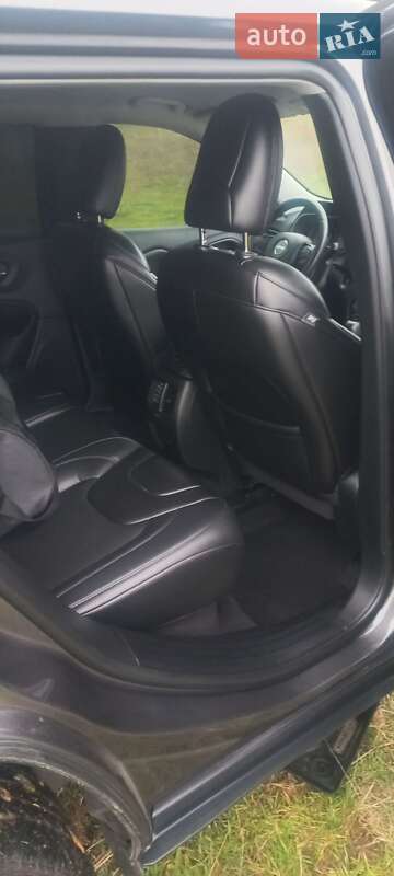 Внедорожник / Кроссовер Jeep Cherokee 2019 в Днепре фото 26 Внедорожник / Кроссовер Jeep Cherokee 2019 в Днепре