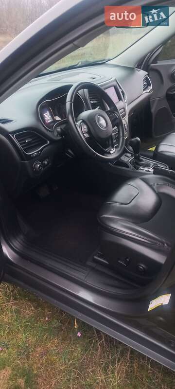 Внедорожник / Кроссовер Jeep Cherokee 2019 в Днепре фото 24 Внедорожник / Кроссовер Jeep Cherokee 2019 в Днепре