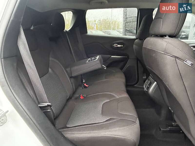 Внедорожник / Кроссовер Jeep Cherokee 2020 в Киеве