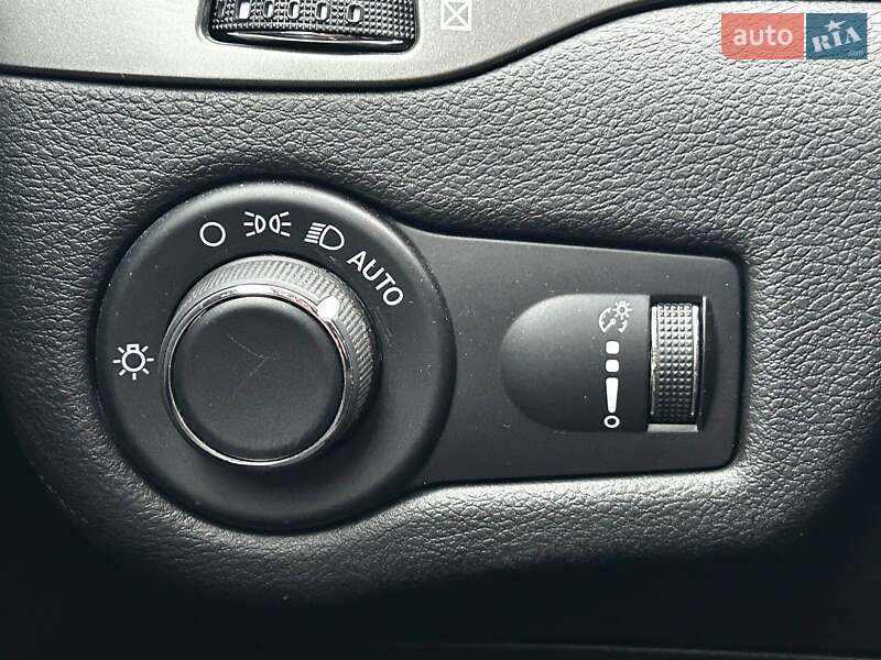 Внедорожник / Кроссовер Jeep Cherokee 2020 в Киеве