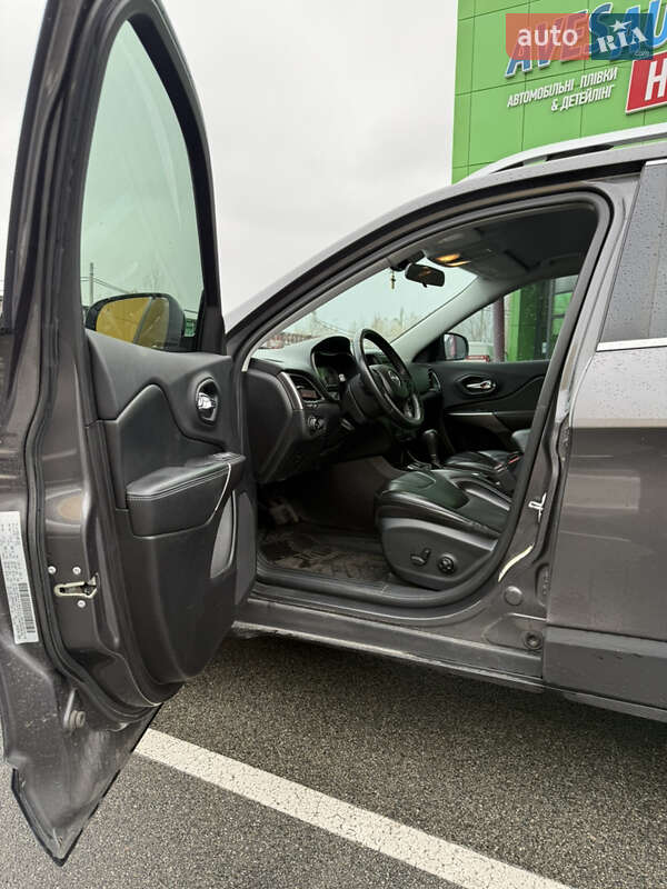 Позашляховик / Кросовер Jeep Cherokee 2019 в Києві фото 9 Позашляховик / Кросовер Jeep Cherokee 2019 в Києві