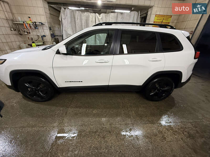 Внедорожник / Кроссовер Jeep Cherokee 2015 в Попельне фото 6 Внедорожник / Кроссовер Jeep Cherokee 2015 в Попельне