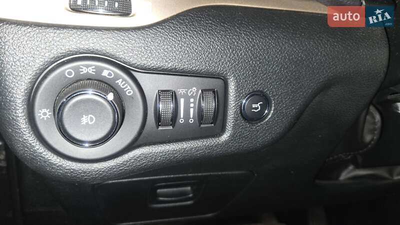 Внедорожник / Кроссовер Jeep Cherokee 2016 в Ирпене