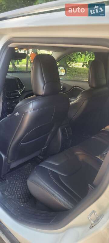 Внедорожник / Кроссовер Jeep Cherokee 2020 в Житомире