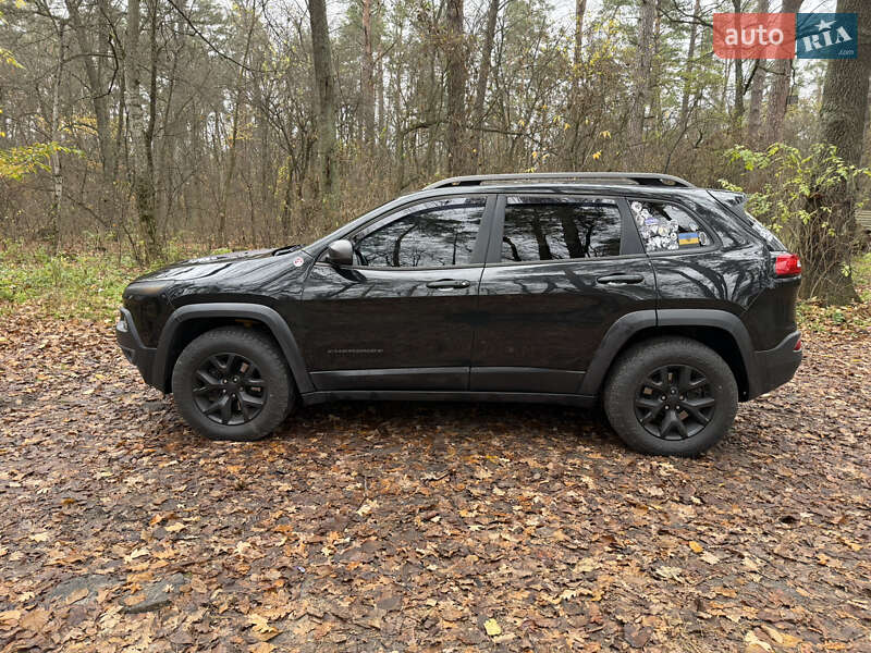 Внедорожник / Кроссовер Jeep Cherokee 2016 в Киеве фото 2 Внедорожник / Кроссовер Jeep Cherokee 2016 в Киеве