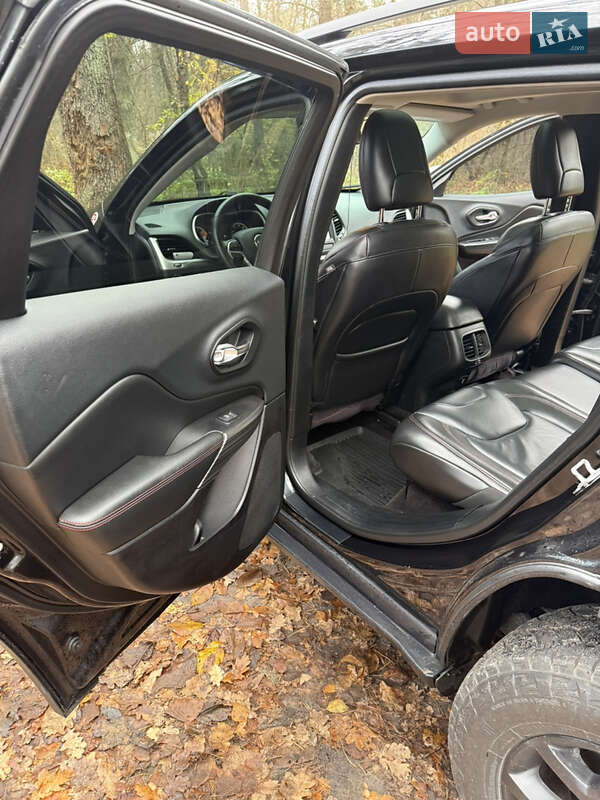 Внедорожник / Кроссовер Jeep Cherokee 2016 в Киеве фото 15 Внедорожник / Кроссовер Jeep Cherokee 2016 в Киеве