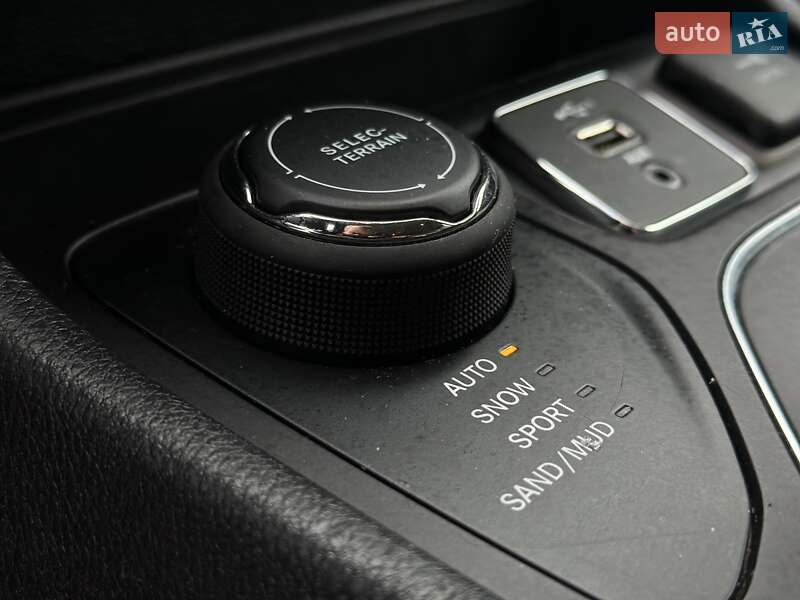 Позашляховик / Кросовер Jeep Cherokee 2020 в Києві