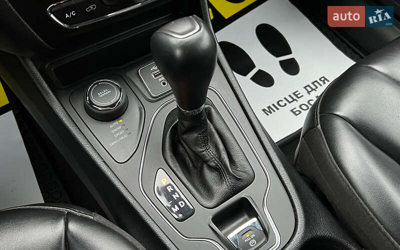 Позашляховик / Кросовер Jeep Cherokee 2019 в Львові