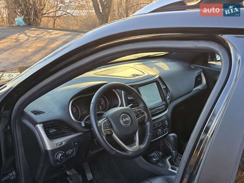 Позашляховик / Кросовер Jeep Cherokee 2015 в Рівному фото 27 Позашляховик / Кросовер Jeep Cherokee 2015 в Рівному