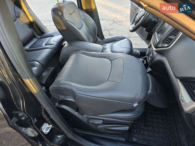 Позашляховик / Кросовер Jeep Cherokee 2015 в Рівному фото 67 Позашляховик / Кросовер Jeep Cherokee 2015 в Рівному