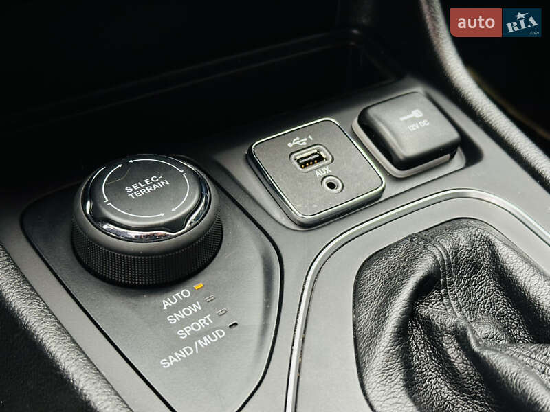 Позашляховик / Кросовер Jeep Cherokee 2020 в Харкові