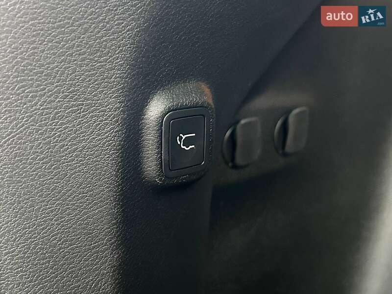 Внедорожник / Кроссовер Jeep Cherokee 2018 в Киеве