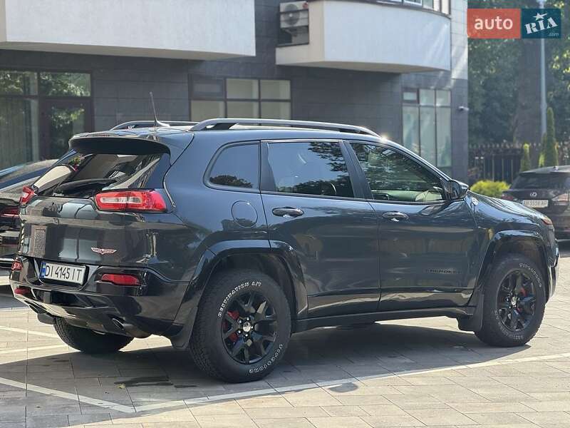 Внедорожник / Кроссовер Jeep Cherokee 2016 в Виннице