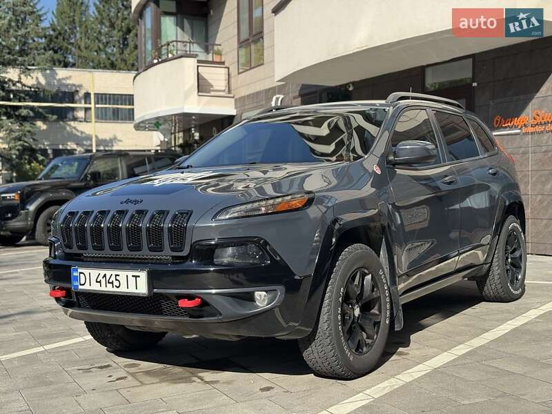 Внедорожник / Кроссовер Jeep Cherokee 2016 в Виннице
