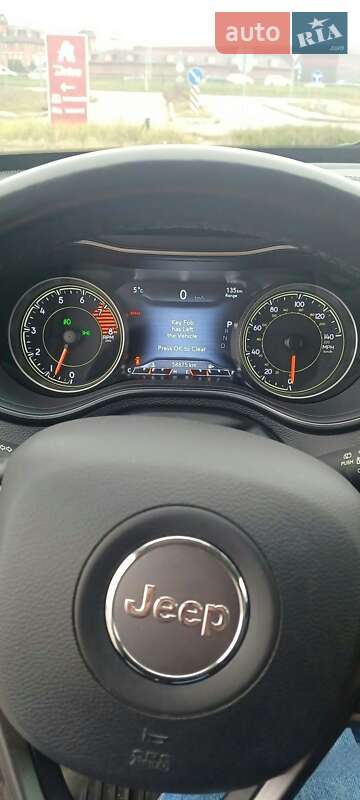 Внедорожник / Кроссовер Jeep Cherokee 2019 в Киеве