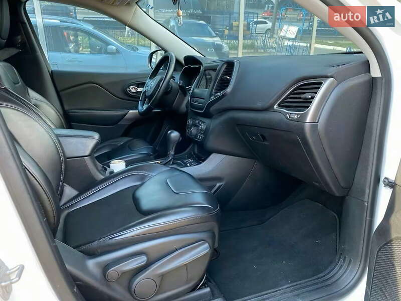 Позашляховик / Кросовер Jeep Cherokee 2018 в Києві фото 18 Позашляховик / Кросовер Jeep Cherokee 2018 в Києві