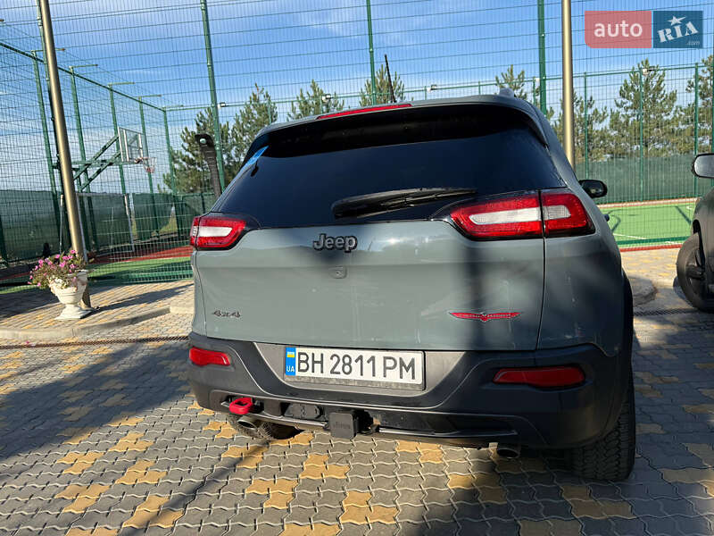 Внедорожник / Кроссовер Jeep Cherokee 2015 в Одессе