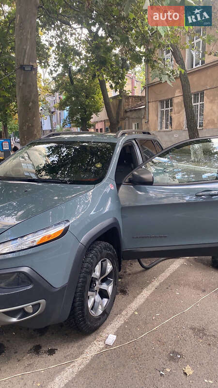 Внедорожник / Кроссовер Jeep Cherokee 2015 в Одессе