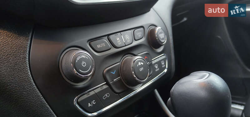 Позашляховик / Кросовер Jeep Cherokee 2018 в Львові