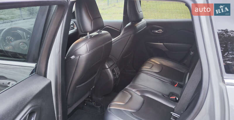 Позашляховик / Кросовер Jeep Cherokee 2018 в Львові