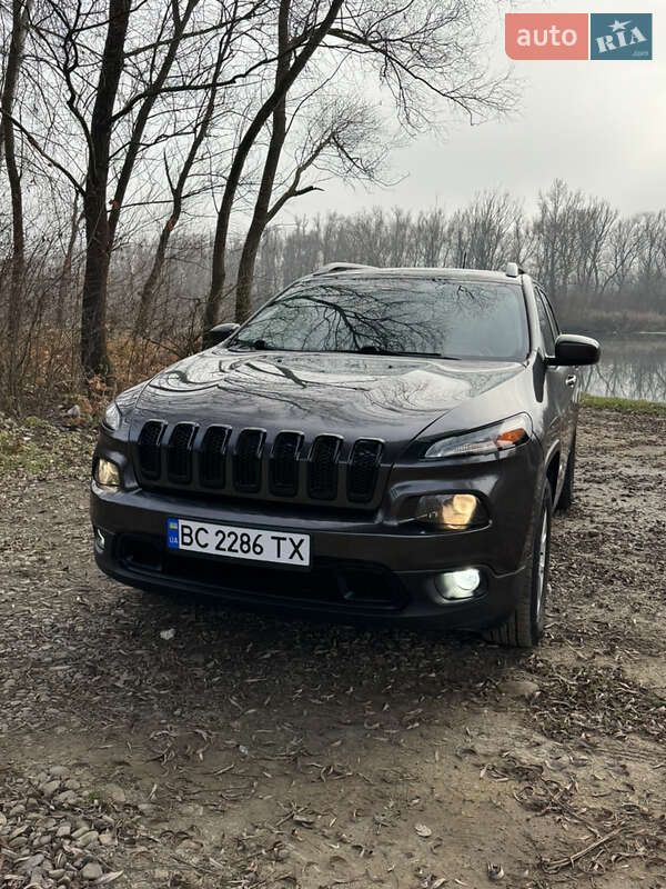 Внедорожник / Кроссовер Jeep Cherokee 2016 в Ивано-Франковске
