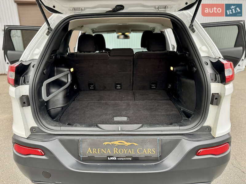 Внедорожник / Кроссовер Jeep Cherokee 2017 в Киеве