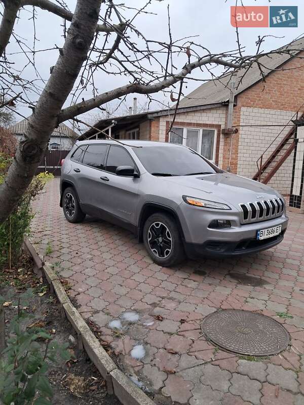 Внедорожник / Кроссовер Jeep Cherokee 2014 в Миргороде