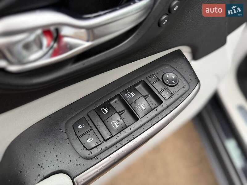 Внедорожник / Кроссовер Jeep Cherokee 2019 в Киеве фото 16 Внедорожник / Кроссовер Jeep Cherokee 2019 в Киеве