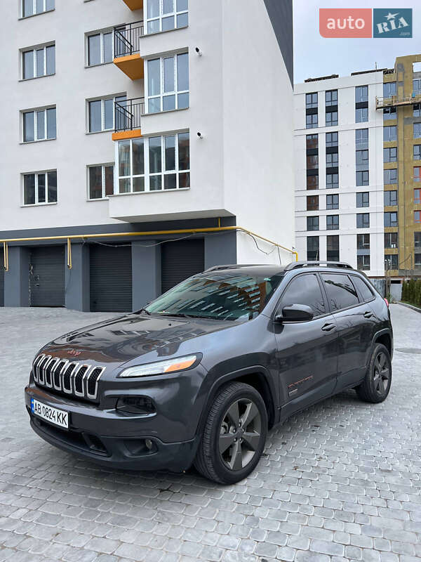 Внедорожник / Кроссовер Jeep Cherokee 2016 в Виннице