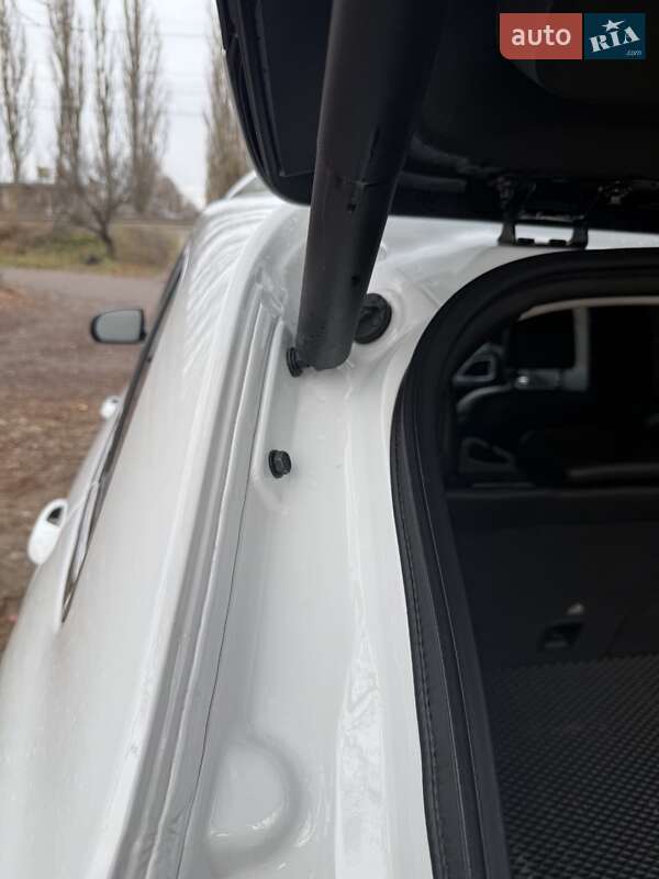 Позашляховик / Кросовер Jeep Cherokee 2020 в Чернігові фото 8 Позашляховик / Кросовер Jeep Cherokee 2020 в Чернігові