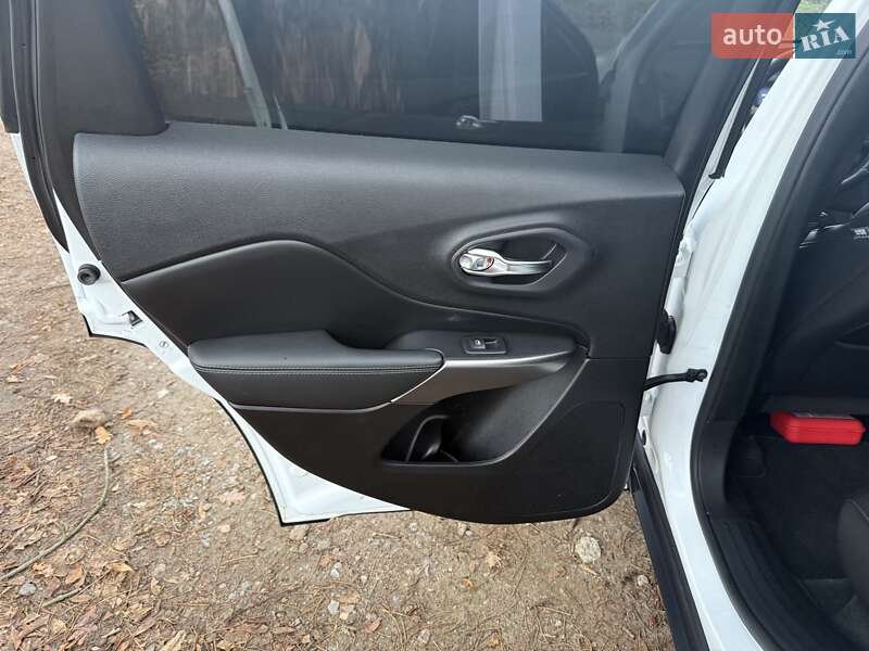 Позашляховик / Кросовер Jeep Cherokee 2020 в Чернігові фото 27 Позашляховик / Кросовер Jeep Cherokee 2020 в Чернігові