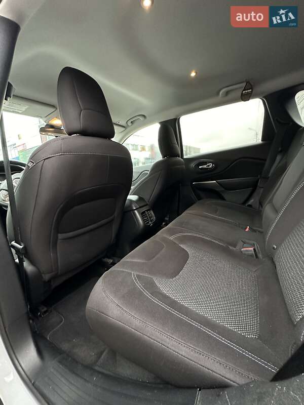 Внедорожник / Кроссовер Jeep Cherokee 2018 в Сумах фото 13 Внедорожник / Кроссовер Jeep Cherokee 2018 в Сумах