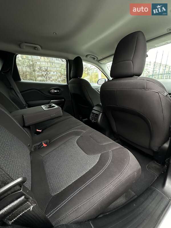 Внедорожник / Кроссовер Jeep Cherokee 2018 в Сумах фото 20 Внедорожник / Кроссовер Jeep Cherokee 2018 в Сумах