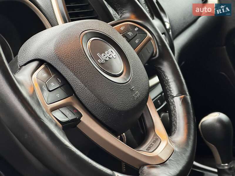 Позашляховик / Кросовер Jeep Cherokee 2015 в Охтирці